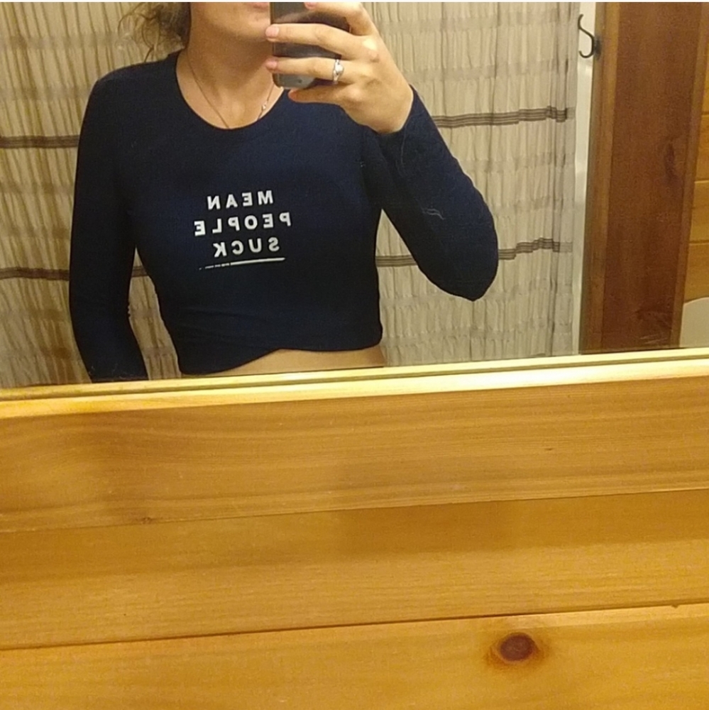 Long sleeve crop top